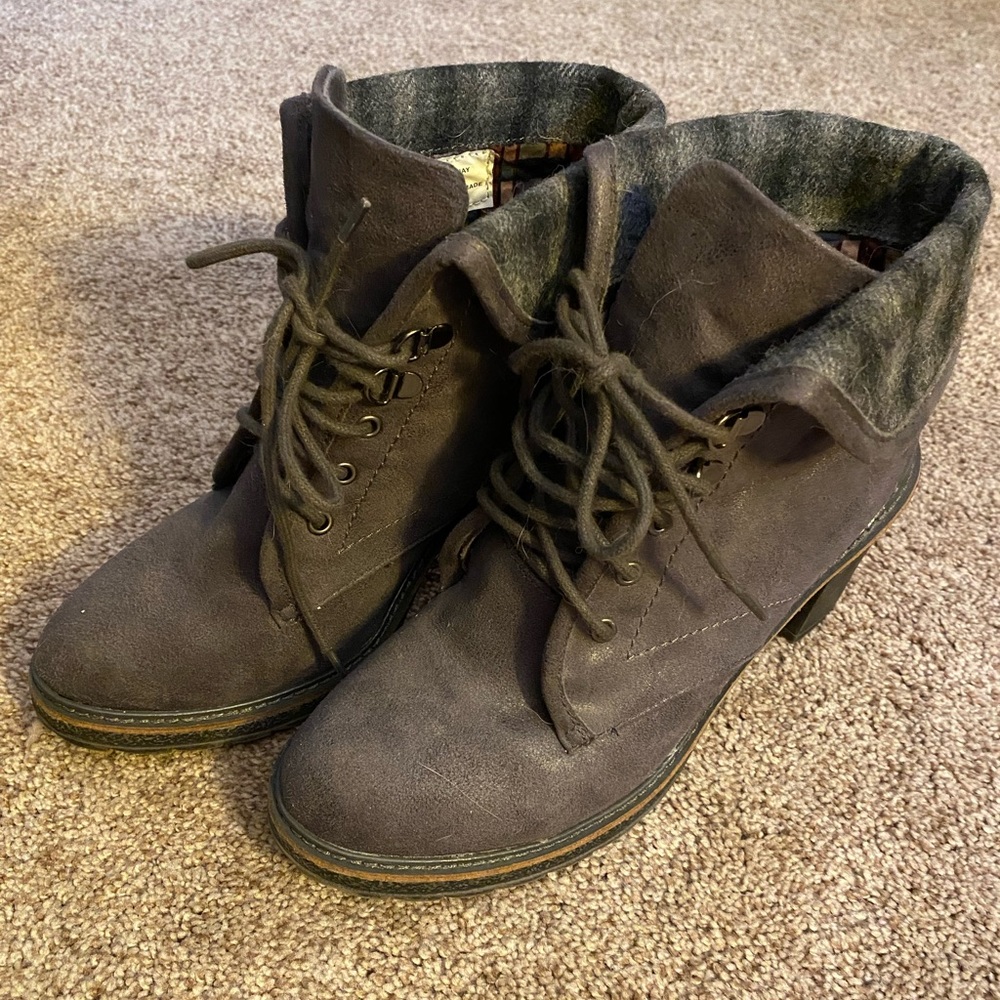 Heel booties